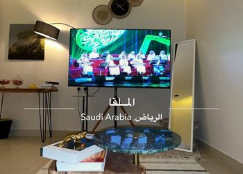 استديو بسرير ماستر وجلسة 