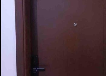 استديو هادئ بأثاث مريح