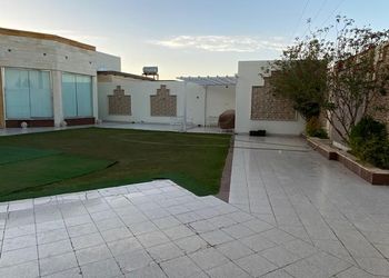شالية بمجلس مطل على المسبح 