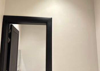 شاليه بمسطح اخضر ومسبح 