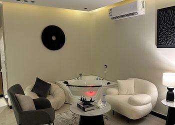 استديو بسرير ماستر وجلسة جانبية