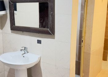 استراحة بمسطح اخضر ومجالس
