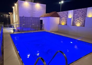 شاليه بالعاب اطفال وجلسة خارجية
