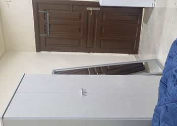 استديو بسرير ماستر وجلسة مريحة 
