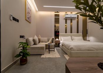 استديو بأثاث مريح وبسيط 