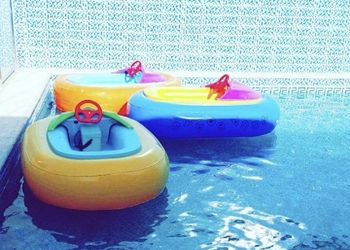 شاليه بألعاب مائية و ركن شواء