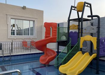 استراحة بالعاب مائيةوجلسة خارجية