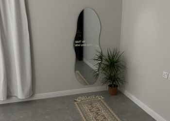 شقة بصالة ودخول ذاتي