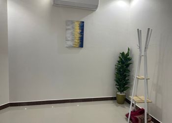 شقة بصالة انيقة وغرفة نوم