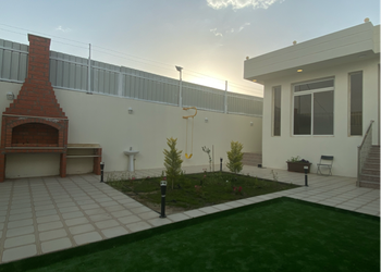 استراحة بمسطح اخضر ومجلس