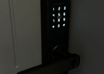 استديو بسرير ماستر وجلسة جانبية