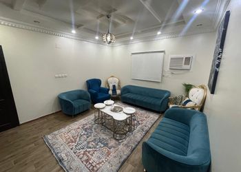 شقة بغرفة جلوس وغرفتين نوم 