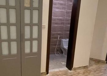 استراحة بجلسة خارجية وألعاب اطفال