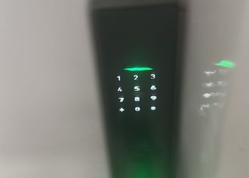 استديو بسرير ماستر وجلسة جانبية
