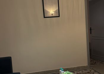 شقة بغرفة معيشة وغرفة نوم 