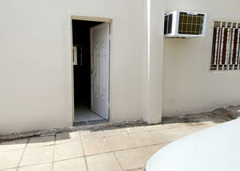 استديو بسرير ماستر وأثاث مريح 