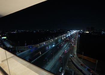 شقة بغرفة معيشة وغرفة نوم 