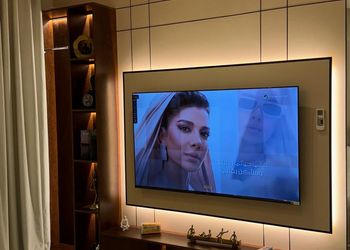 استديو بأثاث مريح وبسيط 