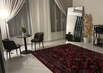 شقه بغرفة نوم وصالتيين جلوس