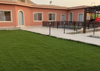 شاليه بمسبح وألعاب مائية