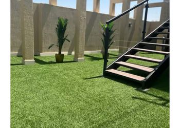 شقة بجلسة خارجية وغرفتين نوم 