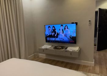 استديو بأثاث مريح وبسيط 