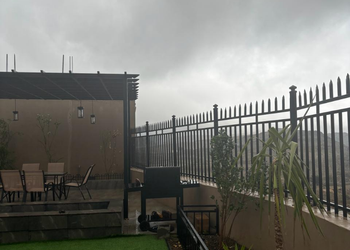   شاليه بإطلالة على الجبل 
