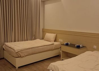 شقة بغرفة معيشة وغرفة نوم 
