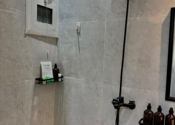 شقة بغرفة معيشة وغرفة نوم 