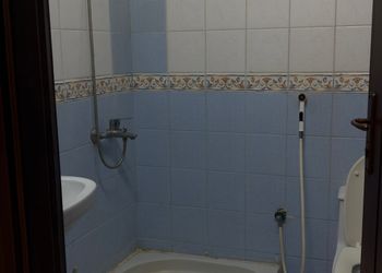 استديو بسرير ماستر وجلسة جانبية
