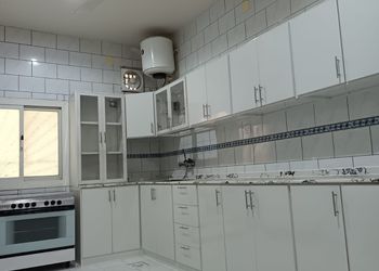 شقة بغرفة معيشة وغرفتين نوم 