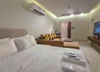 استديو هادئ بسرير ماستر