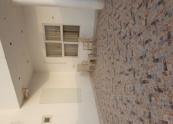 استديو بفناء خارجي ومدخل سيارة 