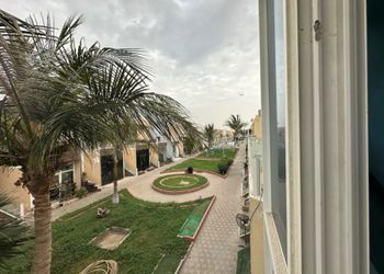 شالية بمجلس وثلاث غرف نوم 