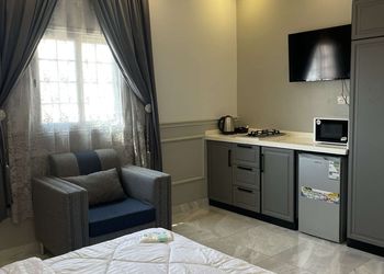 استديو هادئ بدخول ذاتي 