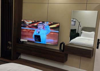 استديو بسرير ماستر وجلسة جانبية
