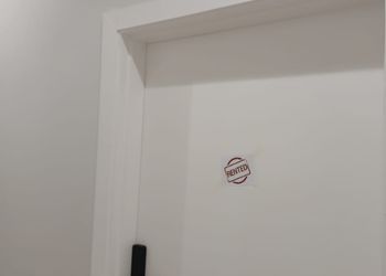 استديو بسرير ماستر وجلسة جانبية