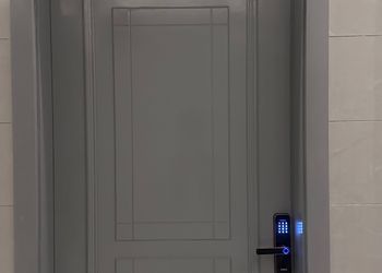 شقة بصالة أنيقة ودخول ذاتي