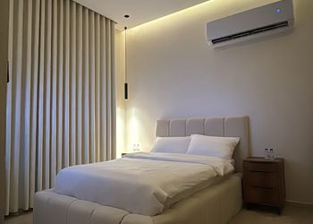 استديو بسرير ماستر وأثاث مريح 