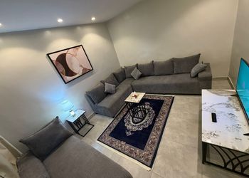 شقة بصالة وغرفة نوم