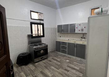 فيلا ببلكونه مطلة على الجبل