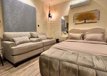 استديو هادئ بدخول ذاتي 