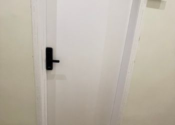 استديو بسرير ماستر وجلسة جانبية 
