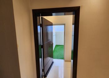 جناح فاخر بدخول ذكي وفناء مطل