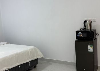 استديو هادئ بدخول ذاتي 