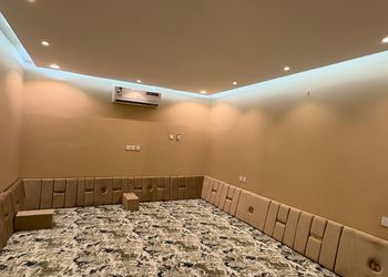 شاليه بجلسة خارجية وألعاب مائية 