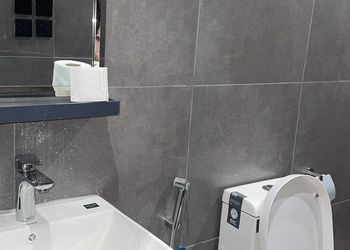 استديو بسريرين مفردة و أثاث مريح