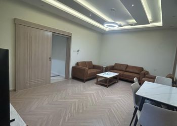 شقة بغرفتين نوم وصالة 