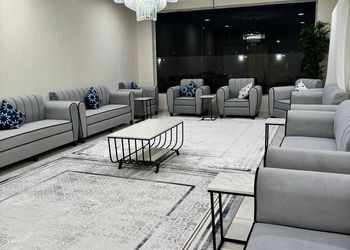 شاليه بمسطح اخضر وجلسة خارجية 