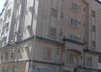 شقة بصالة مريحة وغرفة نوم 